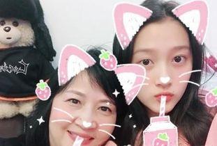 爆料关晓彤爸爸妈妈视频,揭秘明星家庭日常