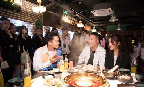 大连面馆被爆料视频曝光,食品安全问题引发社会关注  第2张